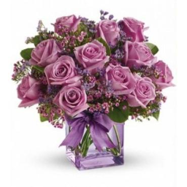 Lavender roses in cube vase